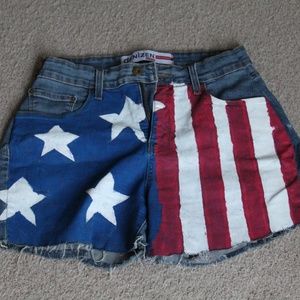 Levi’s Painted Hi-Rise Shorts